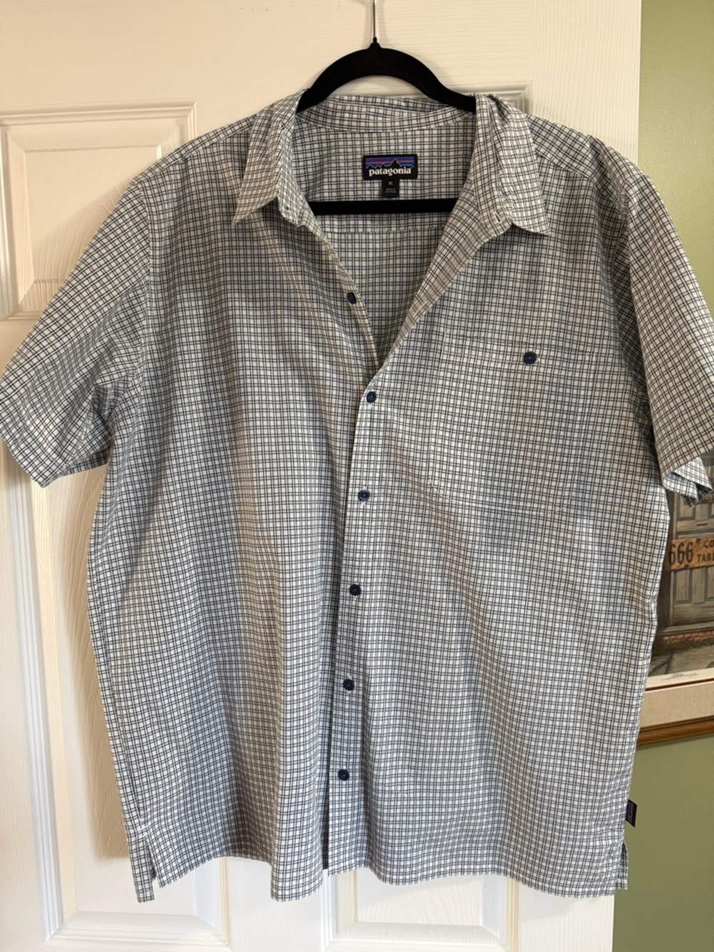 Patagonia Short-Sleeve Button-Up Shirt in Gray Plaid
